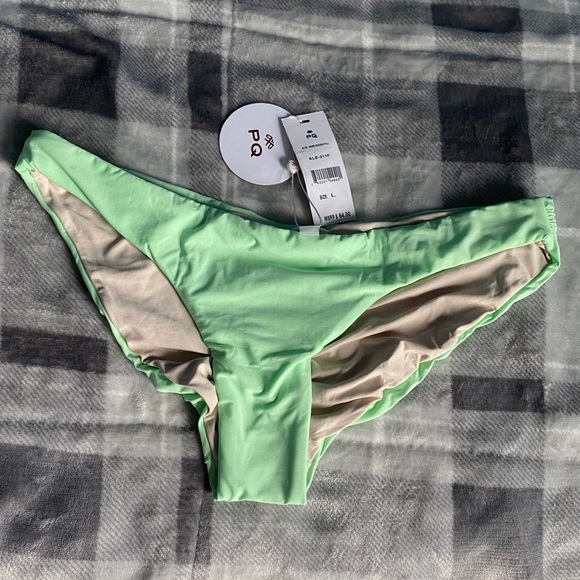 PilyQ PQ Swim Aloe bikini bottom. Size L. NWT - Picture 2 of 4